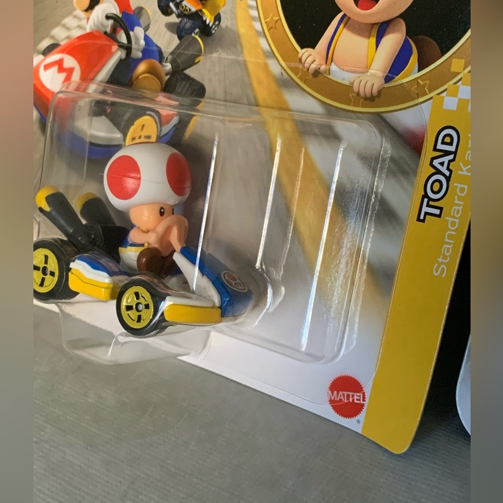 Hot Wheels MARIOKART: TOAD & BLUE YOSHI - Picture 3 of 4